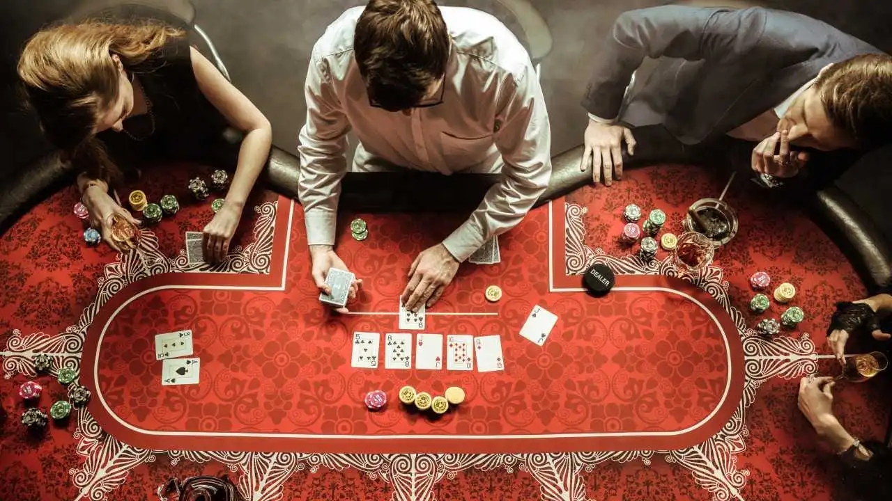 Ever wondered why casino games are so addictive and exciting? It’s not just about money—it’s about psychology. From flashing lights to near misses, online casinos are carefully designed to trigger emotions that keep players engaged. Understanding these psychological factors helps you enjoy gaming more responsibly.