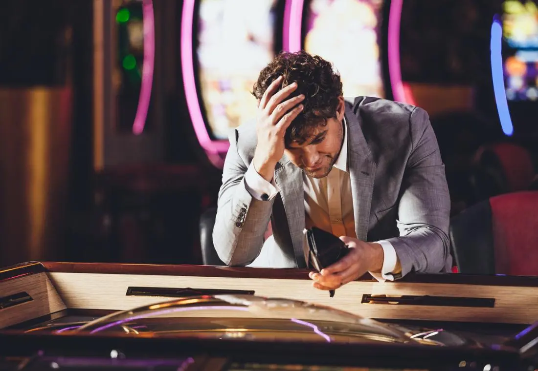 Every casino player knows the feeling — that rush of excitement after a big win or the frustration after a sudden loss. These emotions are natural, but they can also cloud judgment and lead to impulsive choices. Maintaining emotional control is what separates casual, responsible players from those who lose balance.